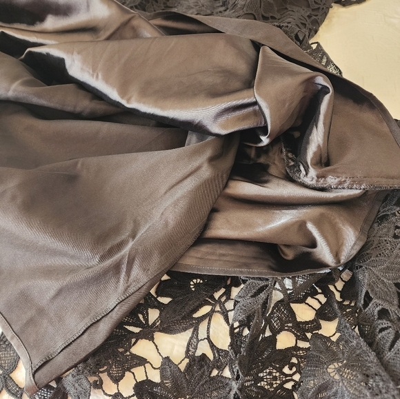 City Chic NWT Black Lace Sweetheart Neckline XS Size 14 - Picture 6 of 8